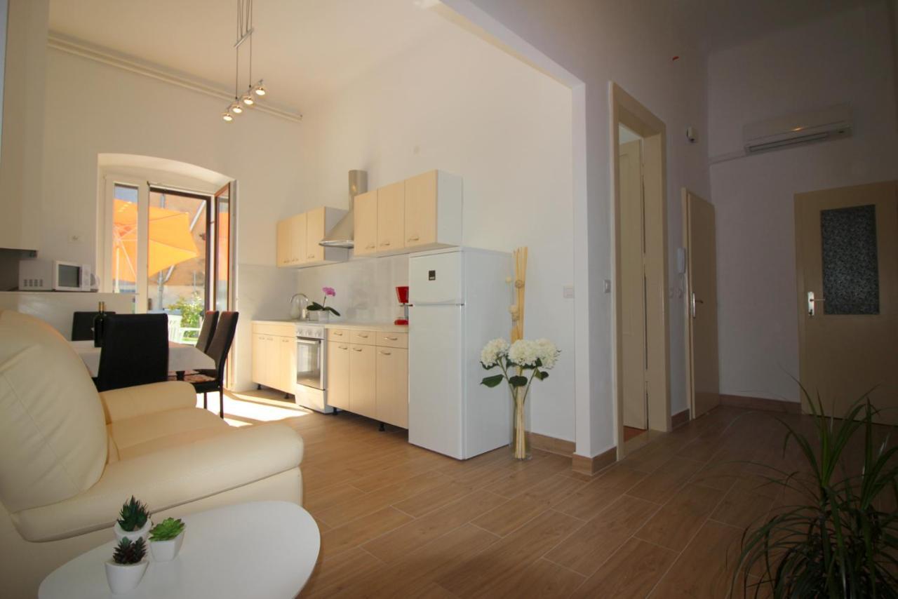 Apartment Old City Пореч Экстерьер фото