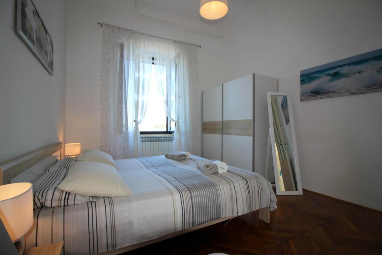 Apartment Old City Пореч Экстерьер фото