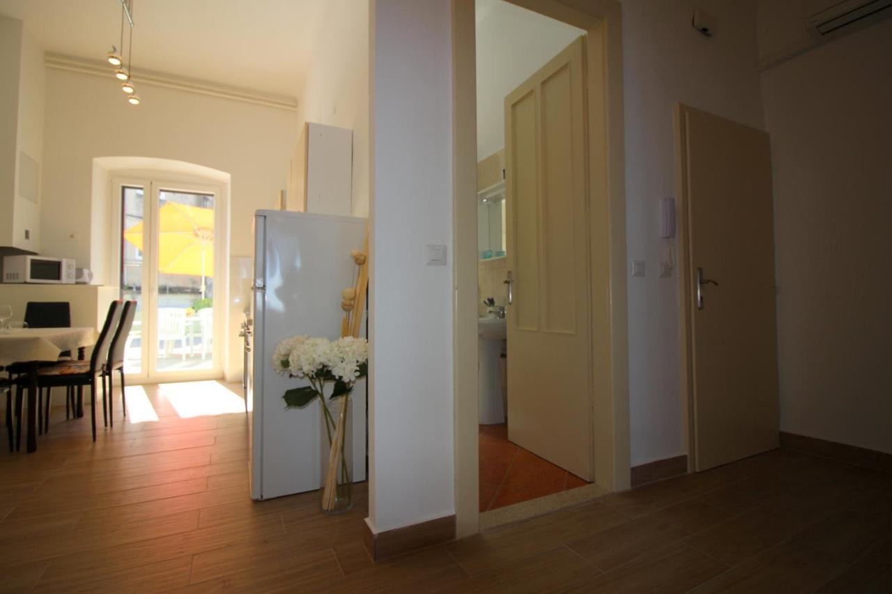 Apartment Old City Пореч Экстерьер фото
