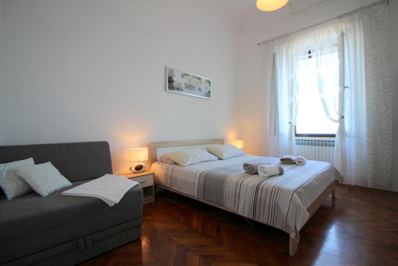 Apartment Old City Пореч Экстерьер фото